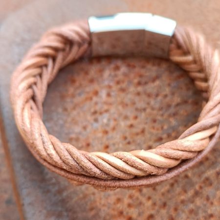 Leren gevlochten armband--met zilverkleurige RVS sluiting