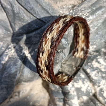 Paardenhaar armband met 5 vierkant gevlochten vlechtjes