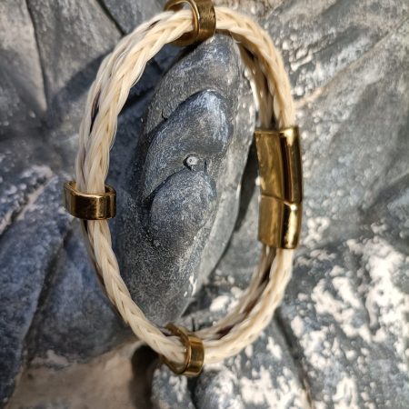 Paardenhaar armband - met 3 vierkant gevlochten vlechtjes