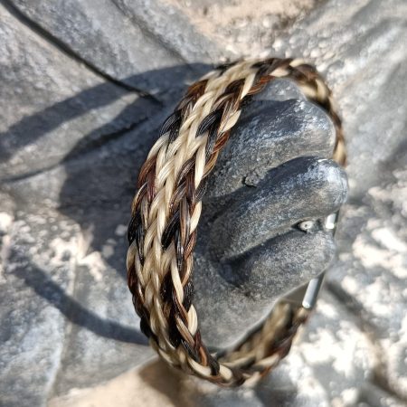 Paardenhaar armband-3 vierkant gevlochten- wit bruin en zwart