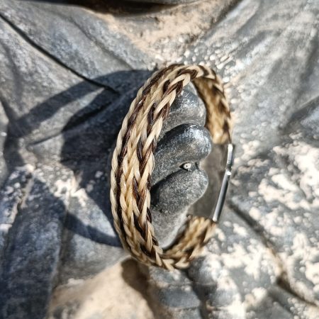 Paardenhaar armband met 3 vierkant gevlochten vlechten
